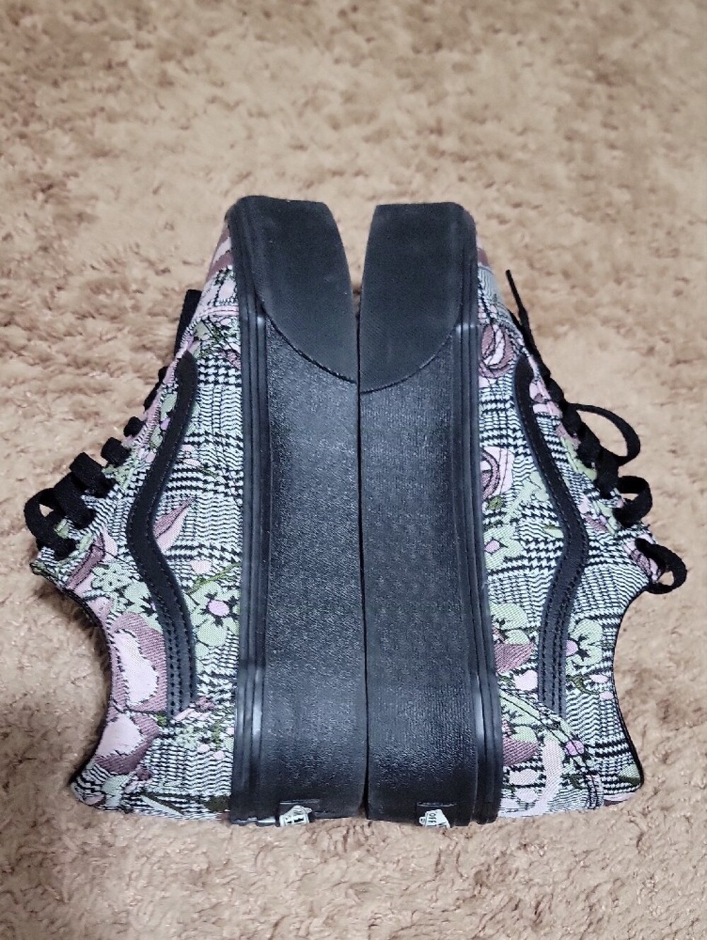 Vans Black Floral Patterned Sneakers - Picture 4 of 9